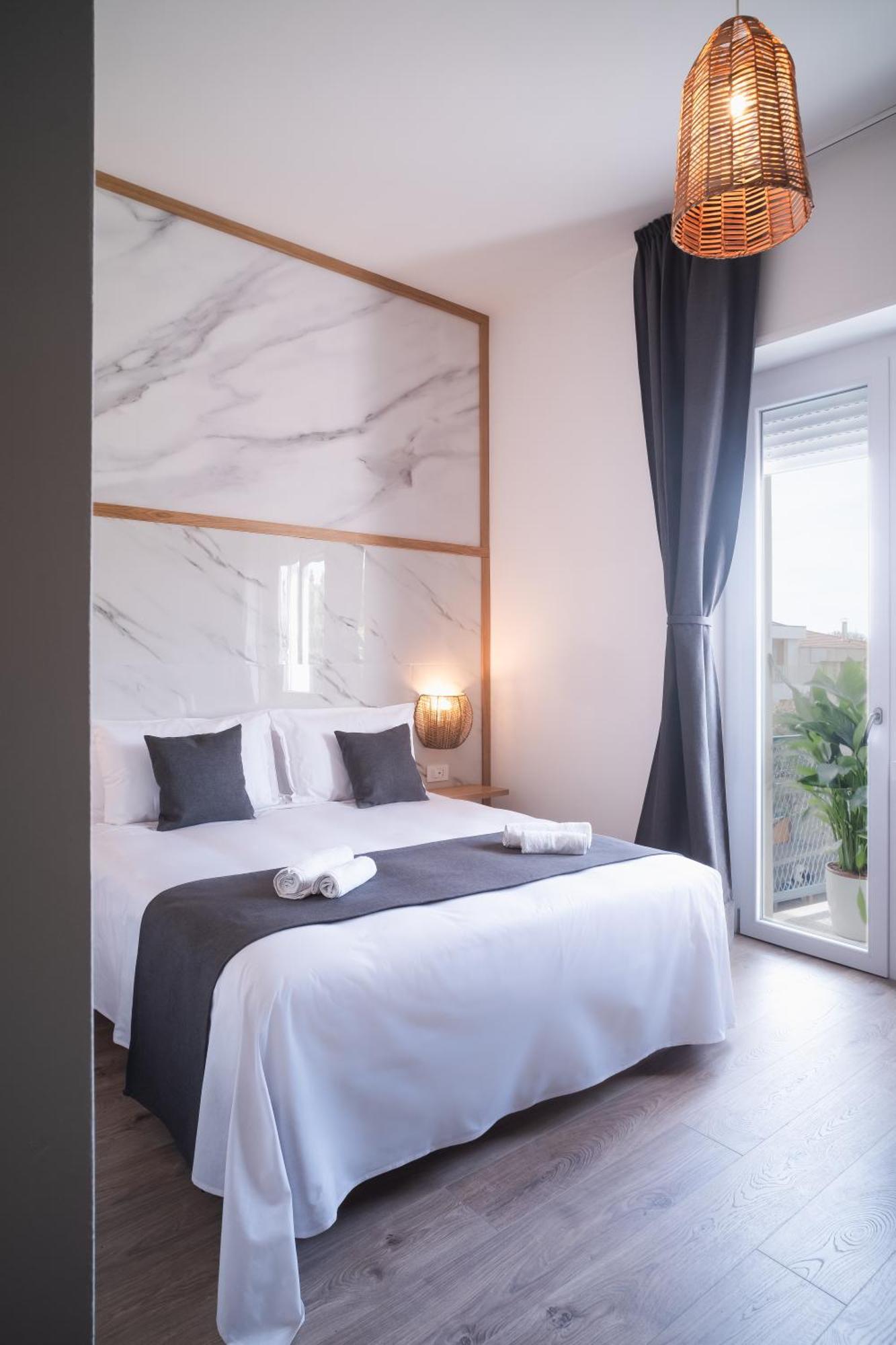 New Elegance Suites Guesthouse 오리스타노 외부 사진