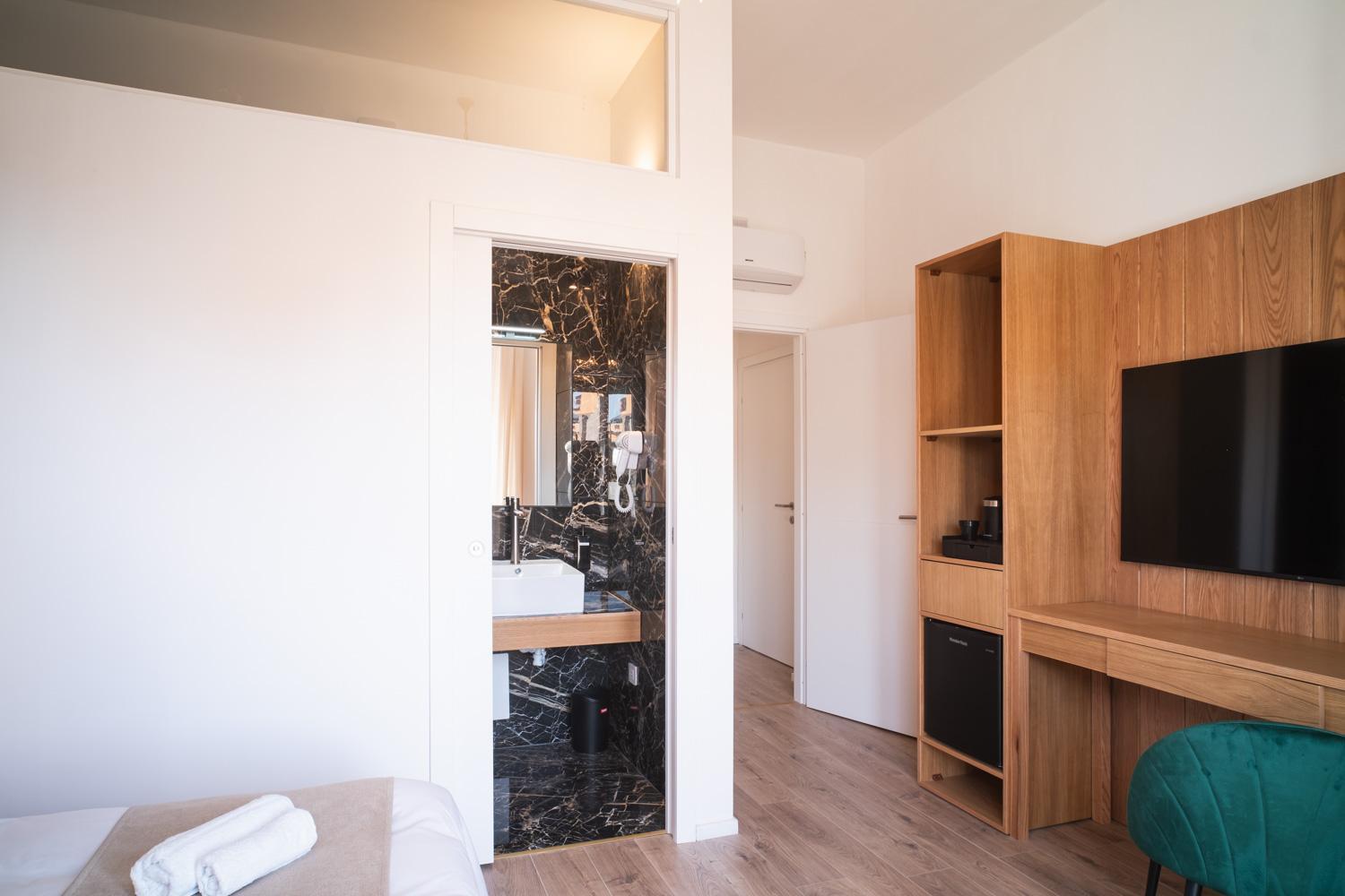 New Elegance Suites Guesthouse 오리스타노 외부 사진