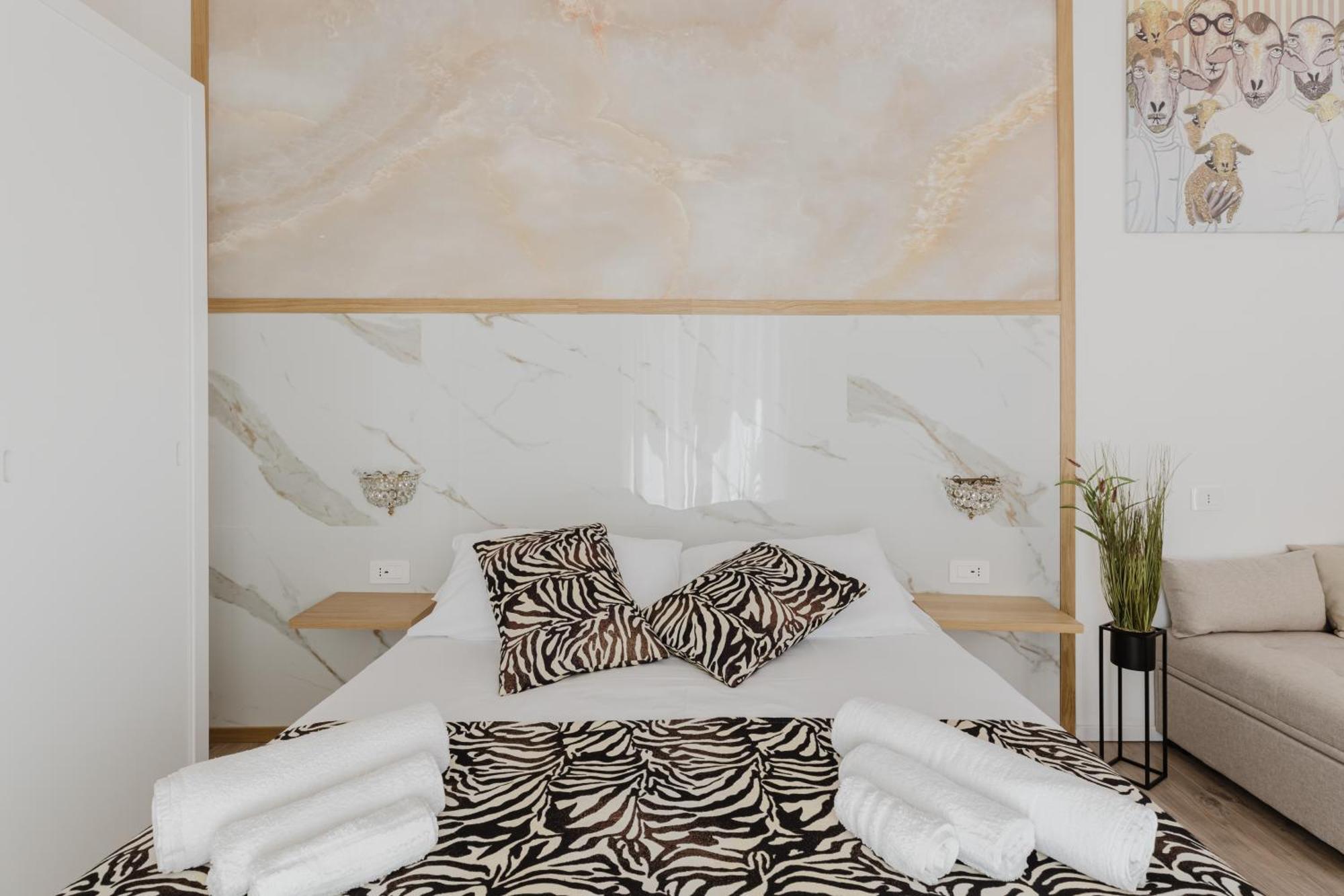 New Elegance Suites Guesthouse 오리스타노 외부 사진