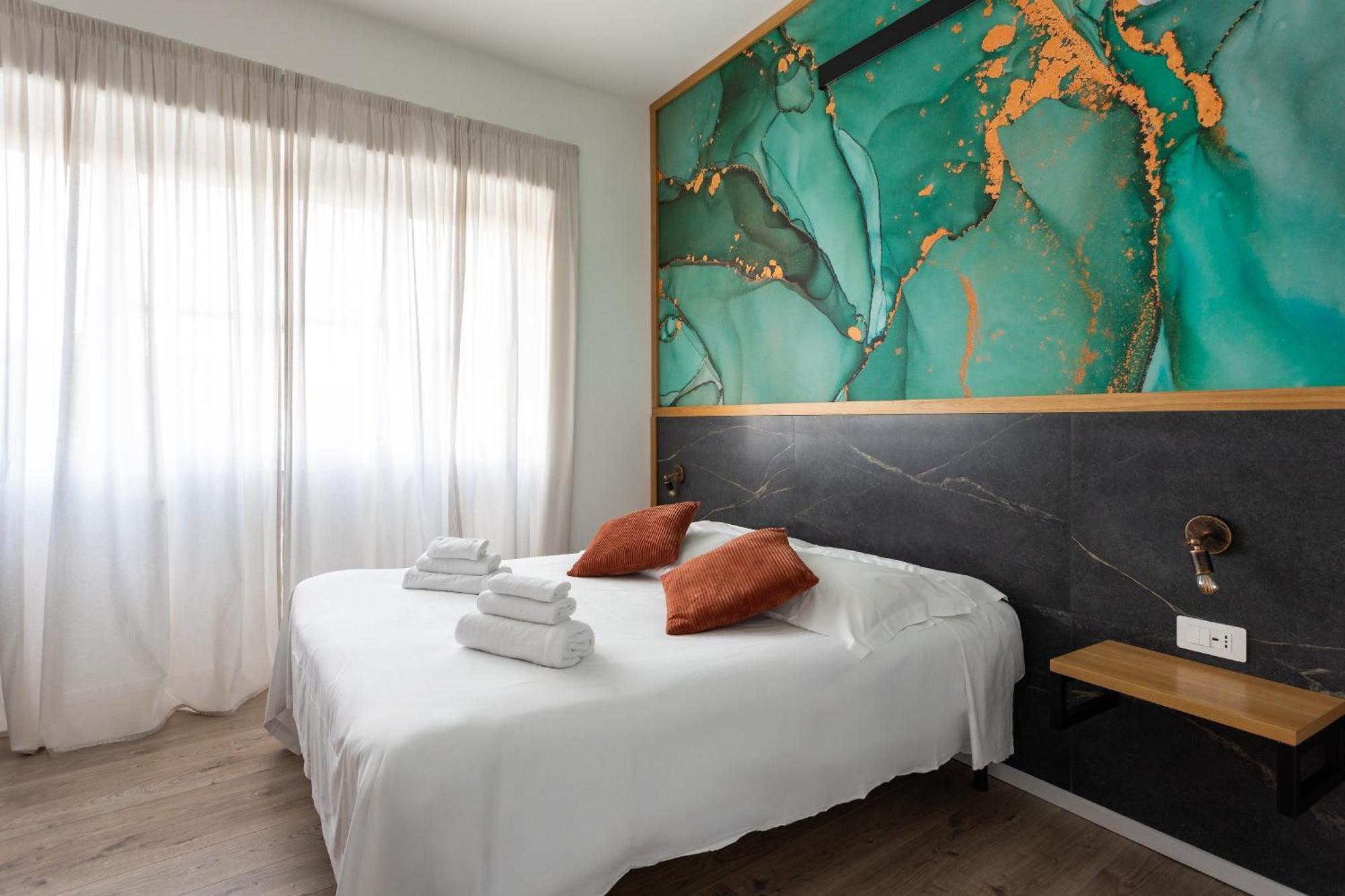 New Elegance Suites Guesthouse 오리스타노 외부 사진